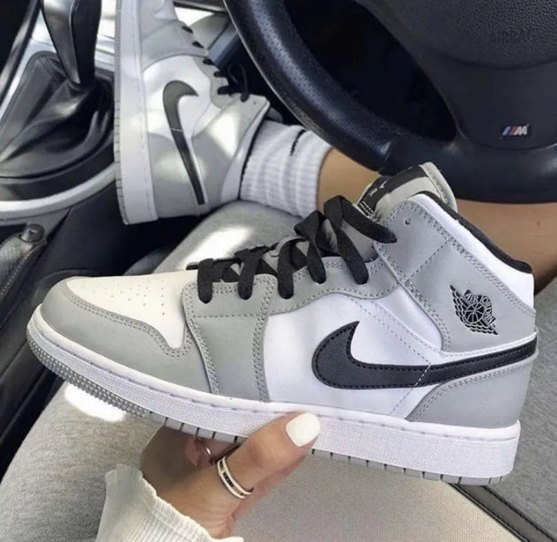 Nike Air Jordan 1 Mid Light Smoke Grey