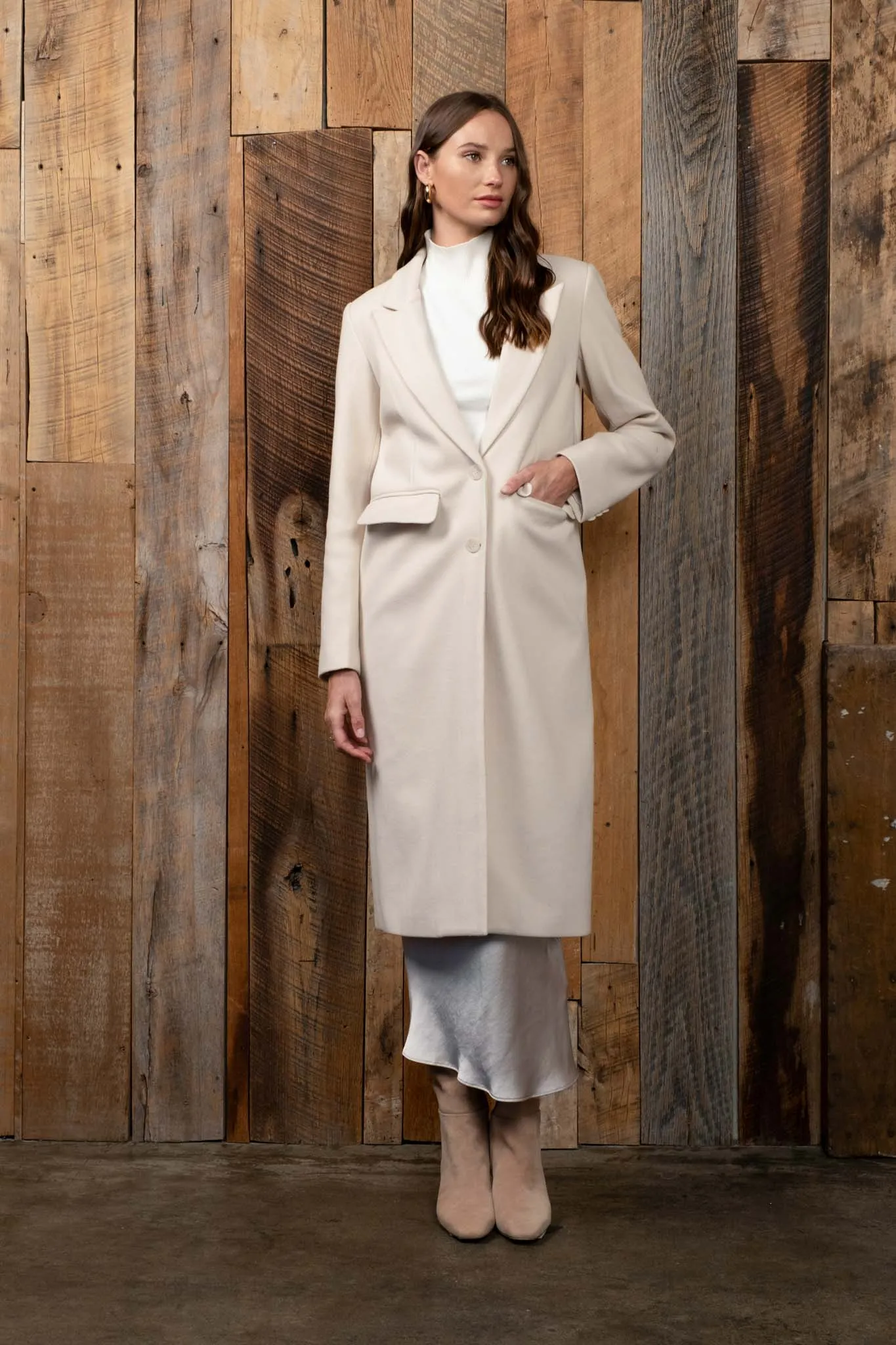 NOTCHED COLLAR LONGLINE BUTTON COAT