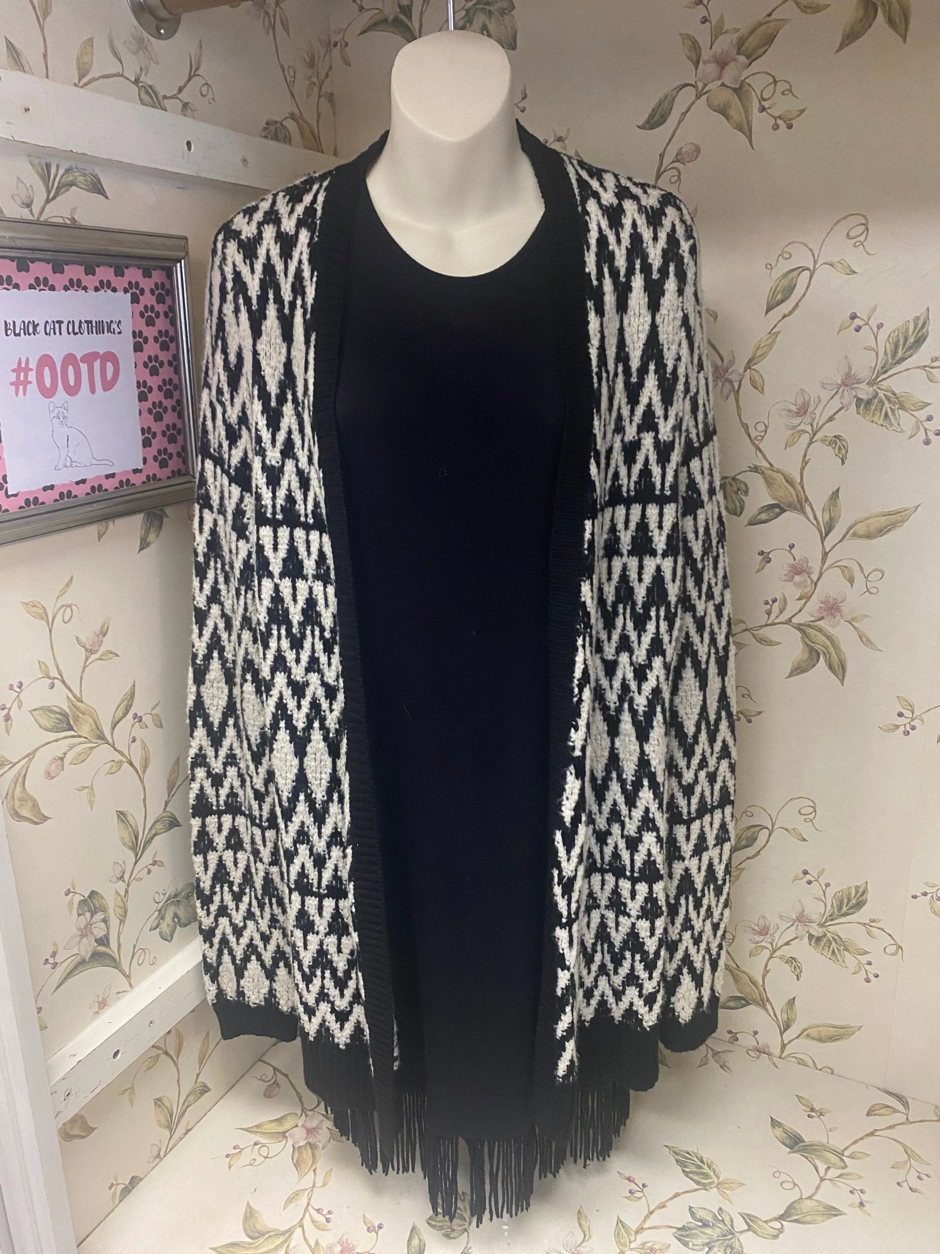 Old Navy black Sweaters, large