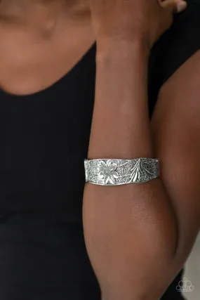 Paparazzi Bracelet ~ Daisy Paradise - Silver