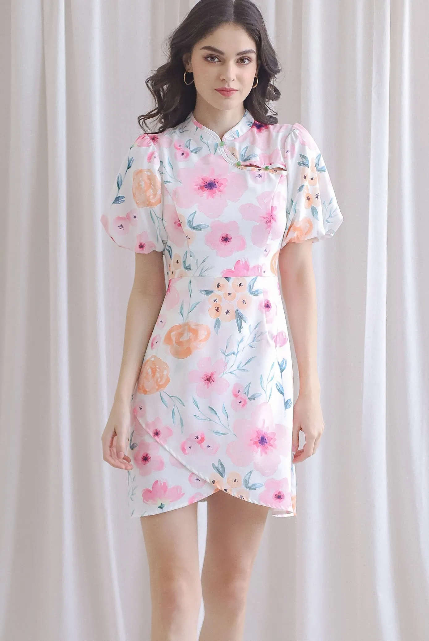 Posey Overlap Oriental Cheongsam Dress In White Floral