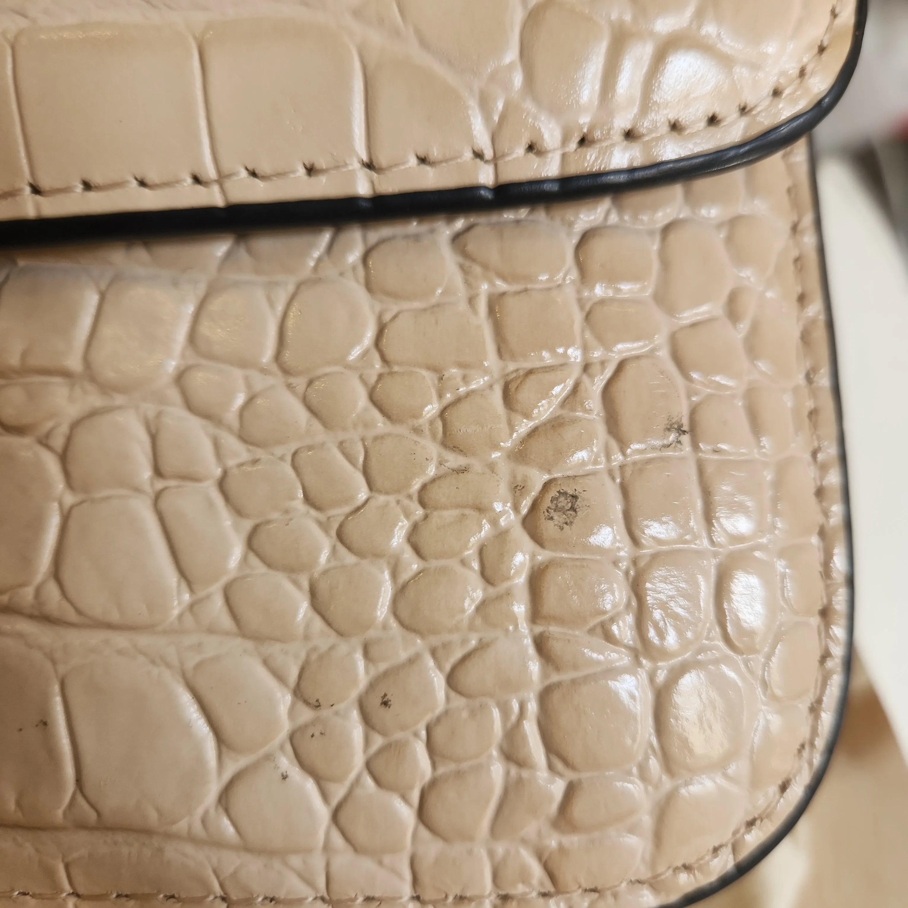 Pre-Loved Treasures - Tory Burch Eleanor Embossed Convertible Shoulder Bag
