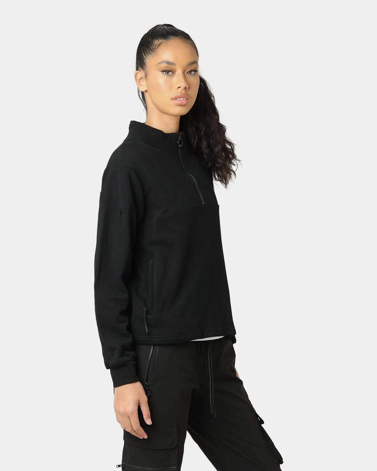 PYRA Women's Quarter Zip Pull Over Black
