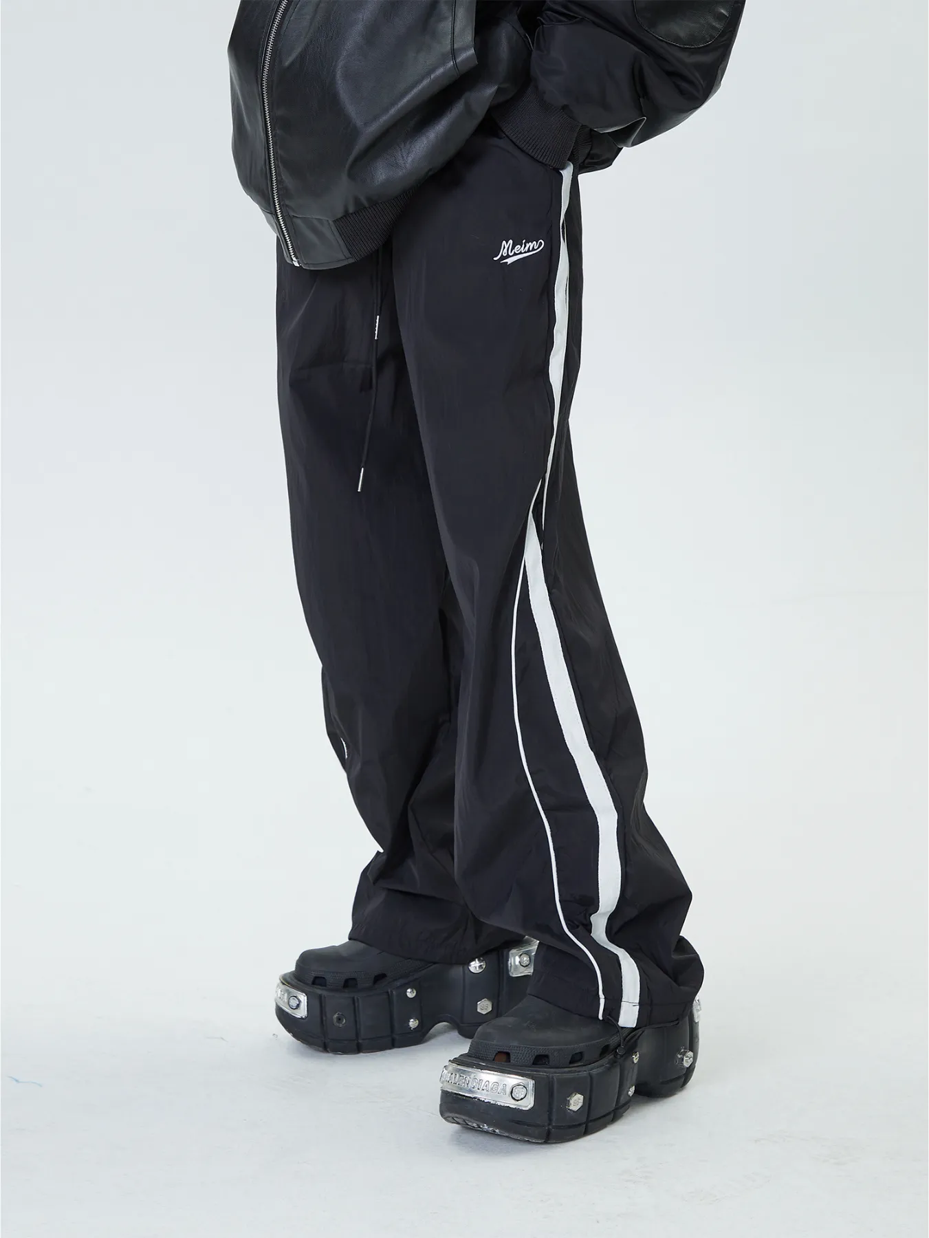 QS233A track pants