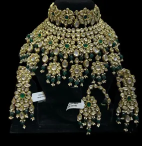 Radiant Emerald Charm: Gold-plated Alloy Jewelry Set
