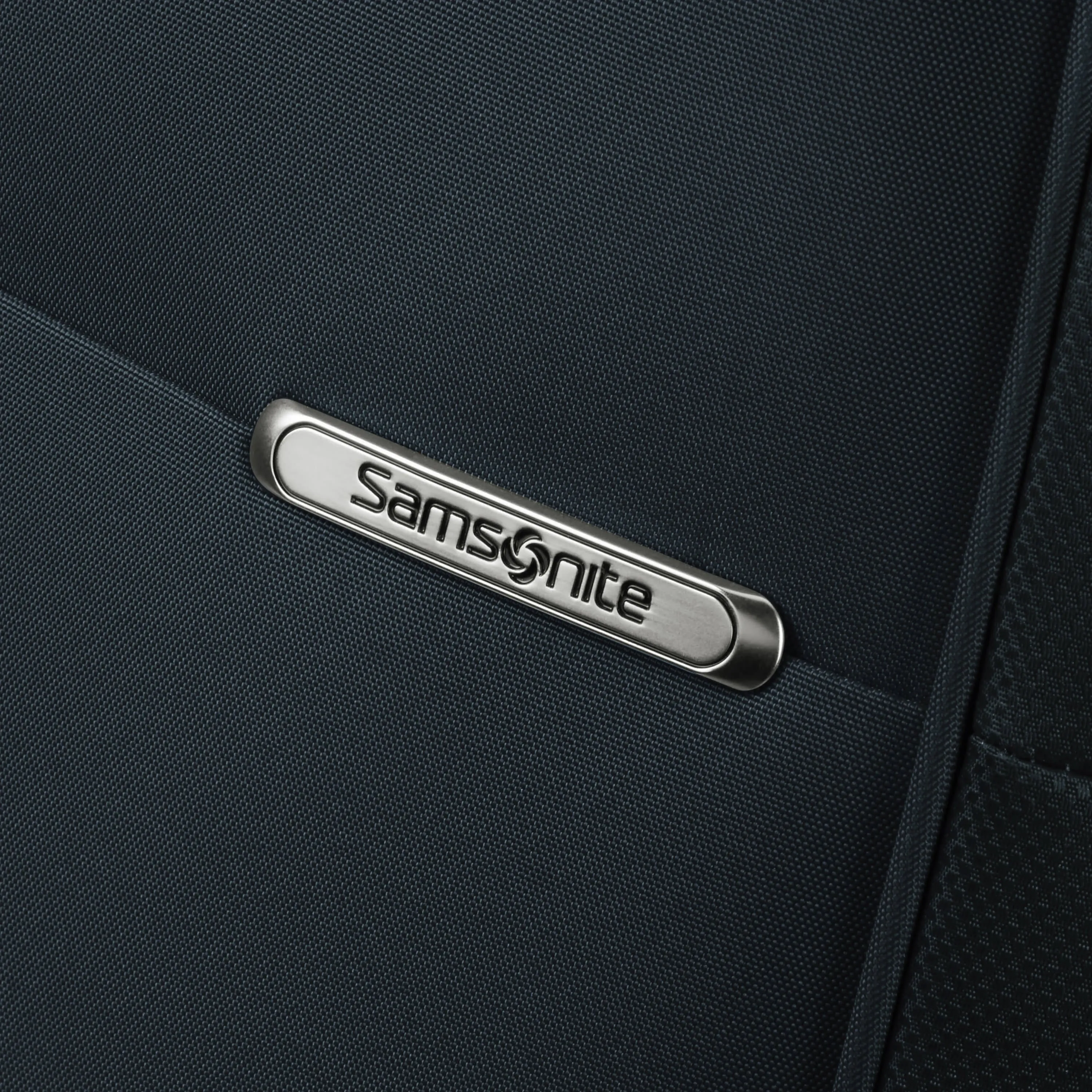 Samsonite D'Lite Spinner Carry-On Luggage