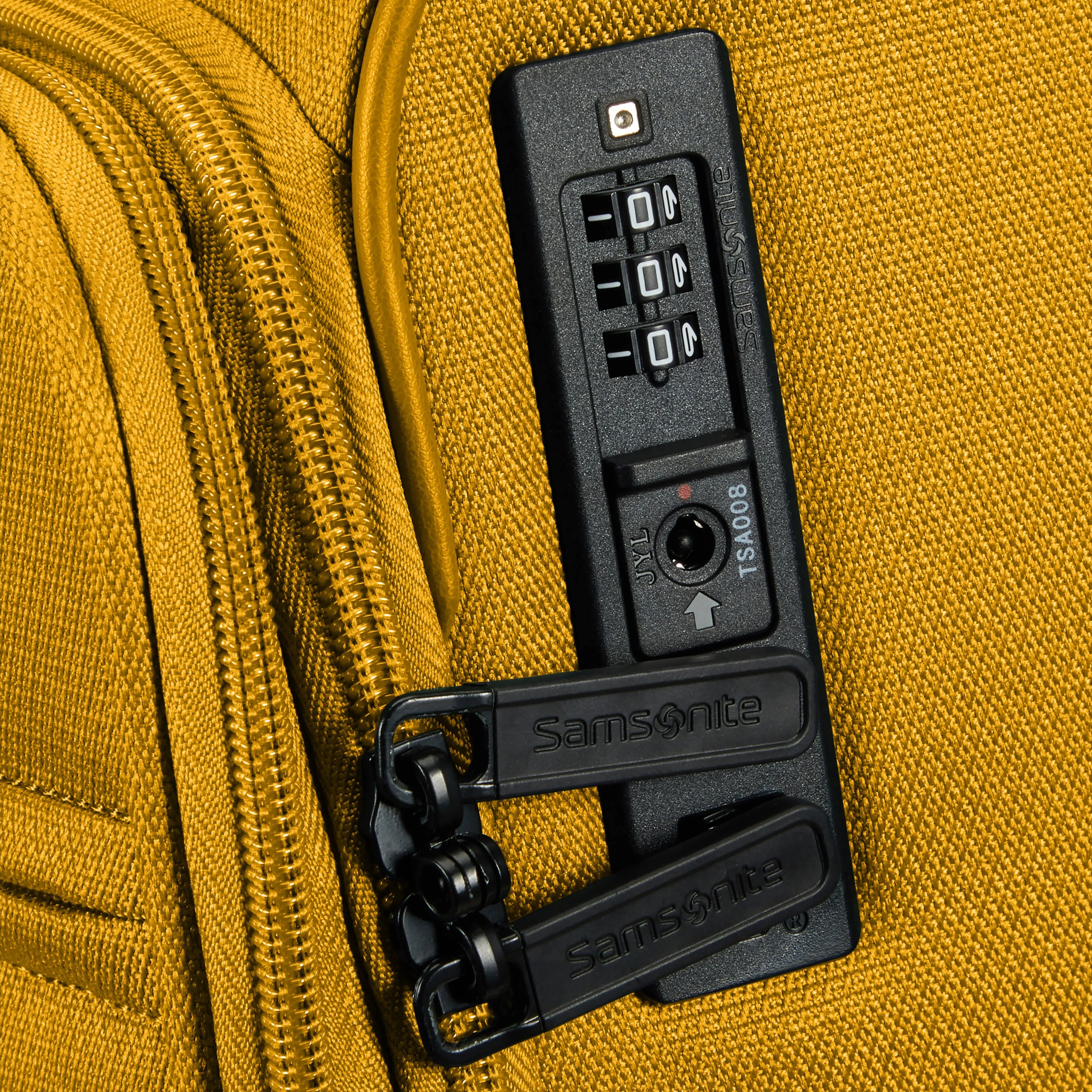 Samsonite Vaycay Spinner Large Expandable Luggage