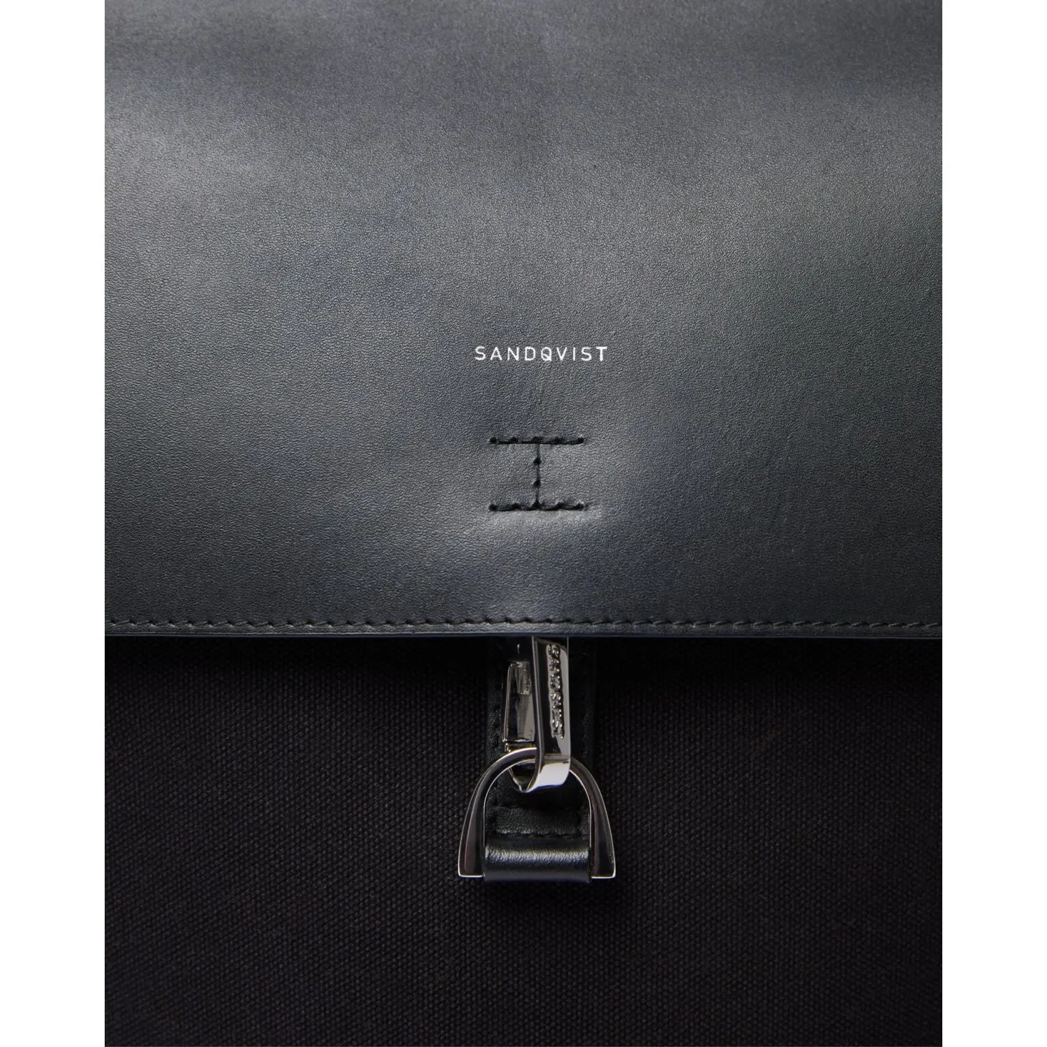 Sandqvist Alva Metal Hook Backpack
