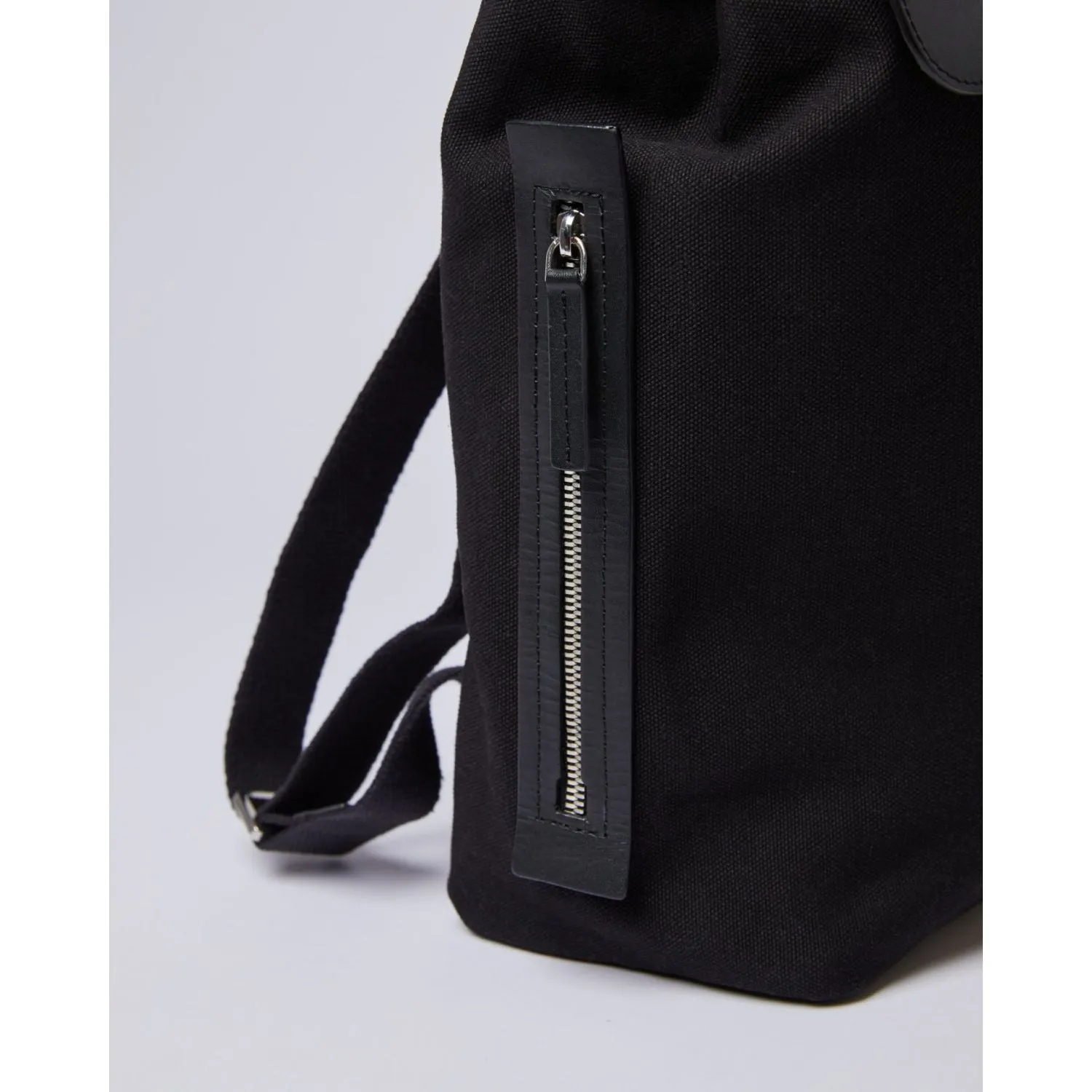 Sandqvist Alva Metal Hook Backpack