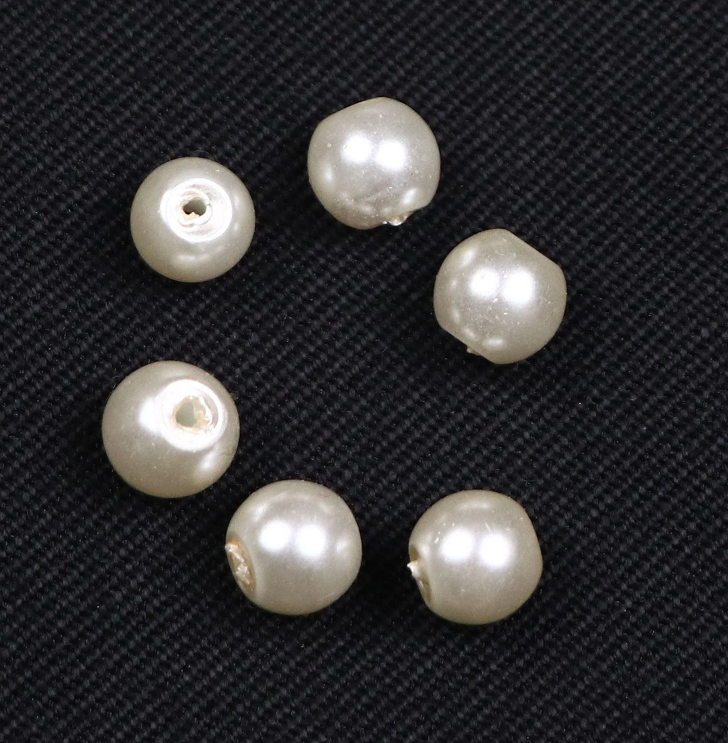 Shiny White Glass Pearls - 6 mm