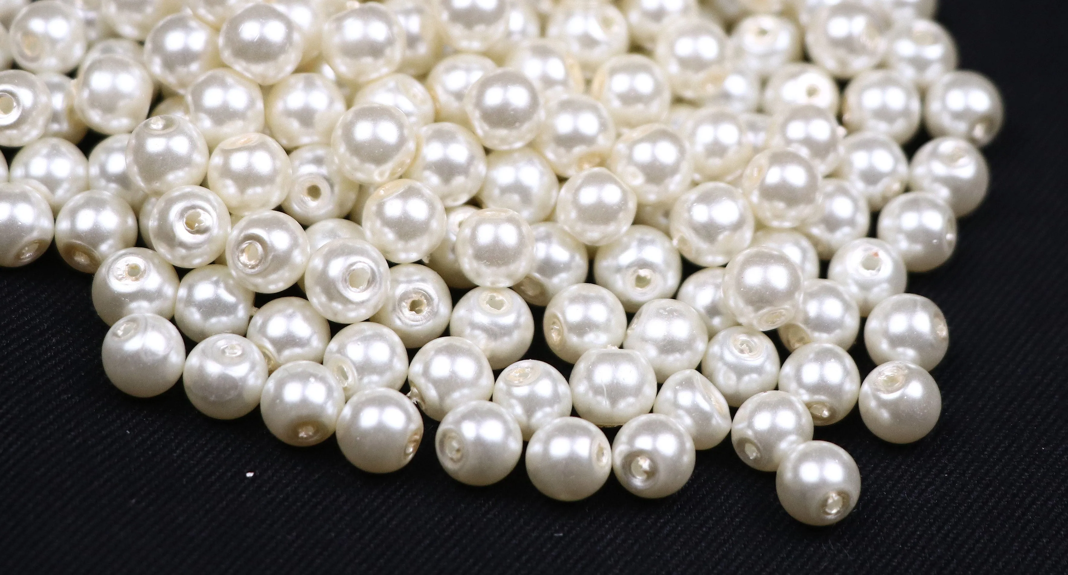 Shiny White Glass Pearls - 6 mm