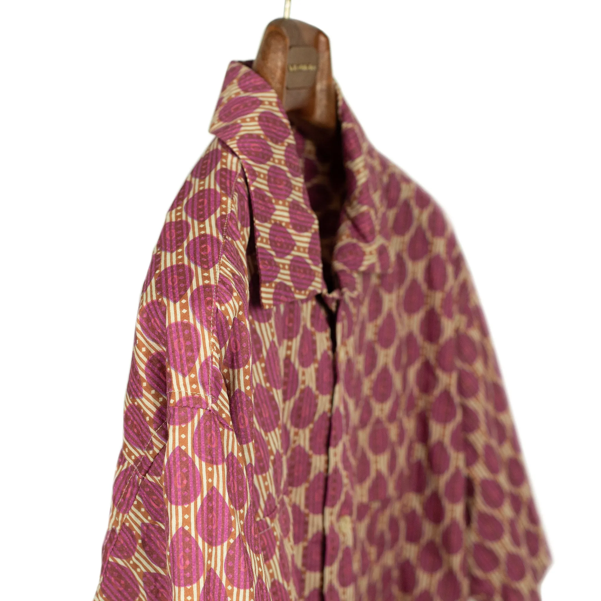 Short sleeve convertible collar shirt in magenta ikat print