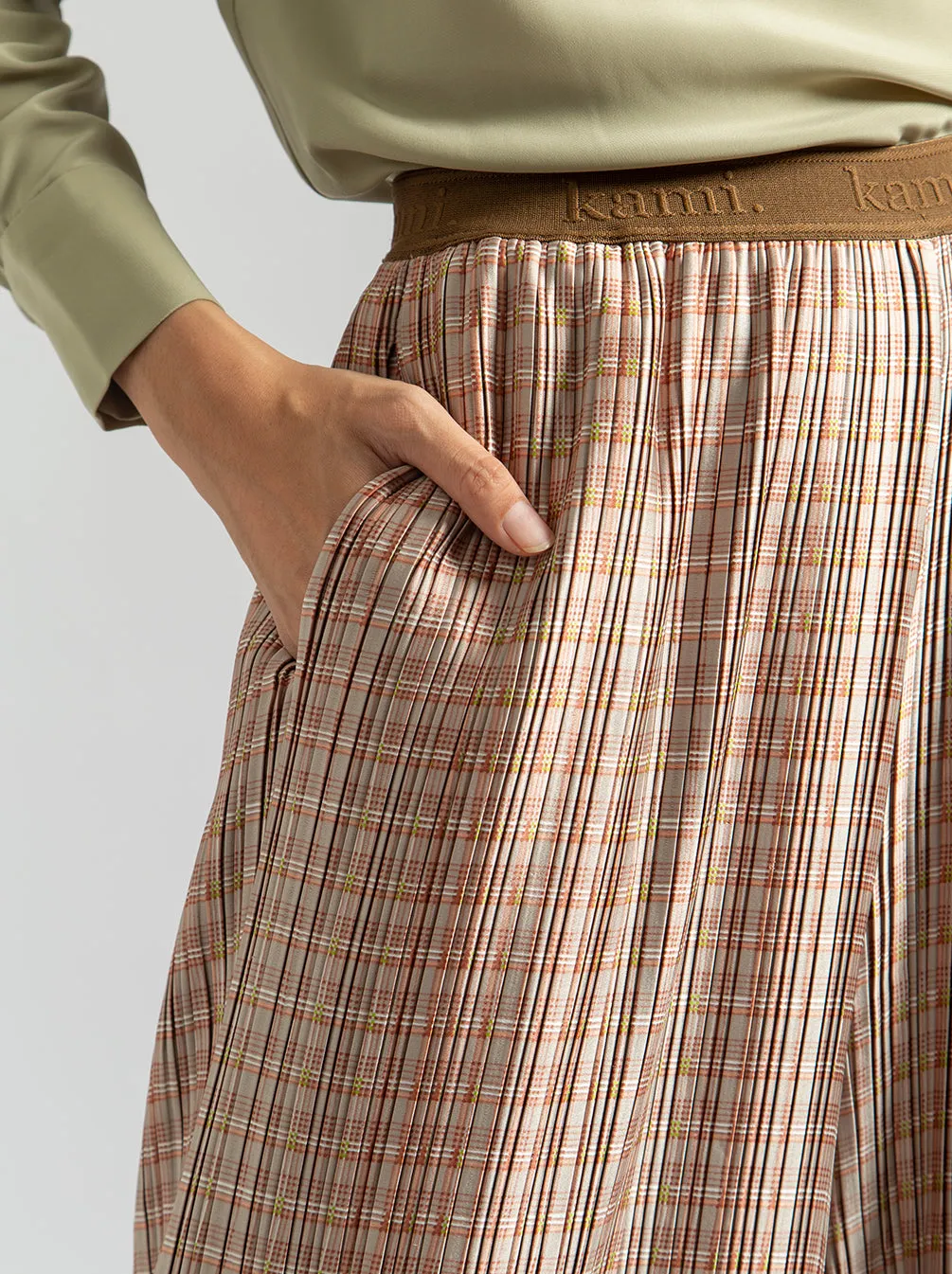 SIENNA PANTS GLOSSY LIGHT PIEGON