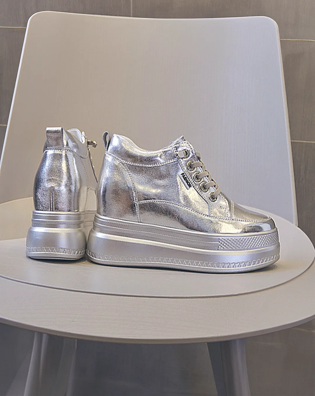 ♀本革／Silver Chunky Platform Sneakers