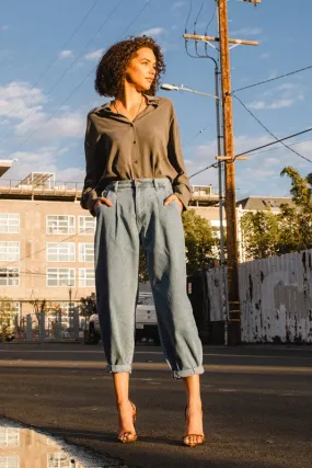 High-Waisted Jeans