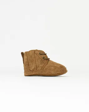 UGG NEUMEL BOOTS   BEANIE CRIB BOOTIE SET