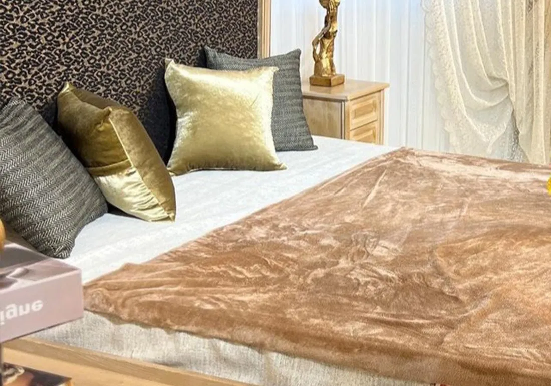 Unique Teak Wooden Hand Carving Bed Set