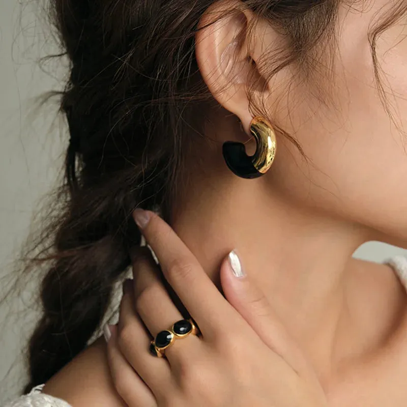 VAIGE Chic Metallic C-shaped Enamel Stud Earrings with Glossy Drip Glaze in Elegant Blue and Gold