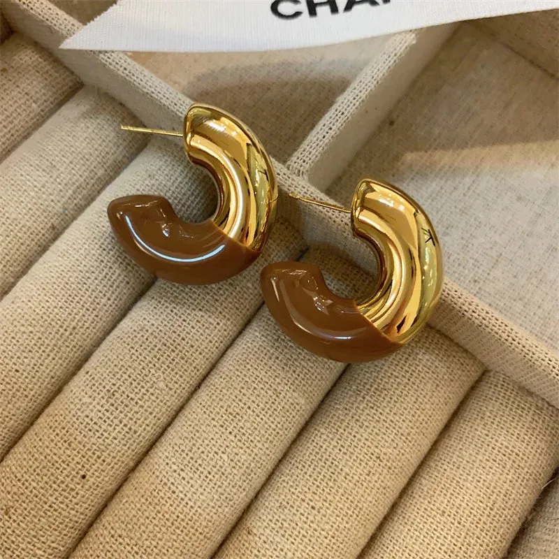 VAIGE Chic Metallic C-shaped Enamel Stud Earrings with Glossy Drip Glaze in Elegant Blue and Gold
