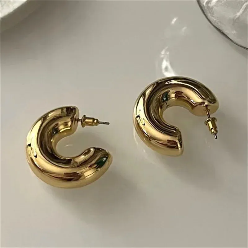 VAIGE Chic Metallic C-shaped Enamel Stud Earrings with Glossy Drip Glaze in Elegant Blue and Gold