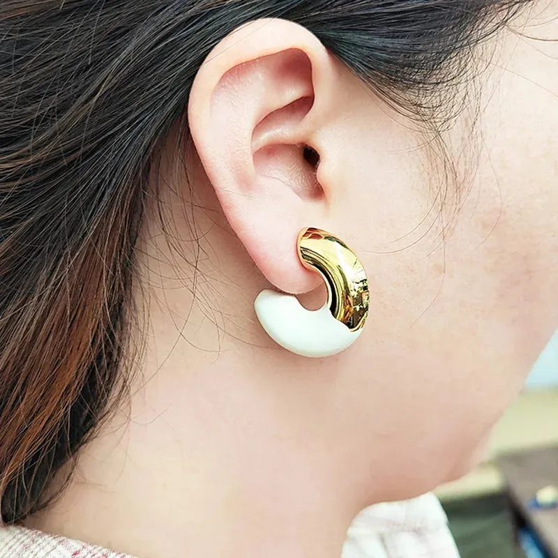 VAIGE Chic Metallic C-shaped Enamel Stud Earrings with Glossy Drip Glaze in Elegant Blue and Gold