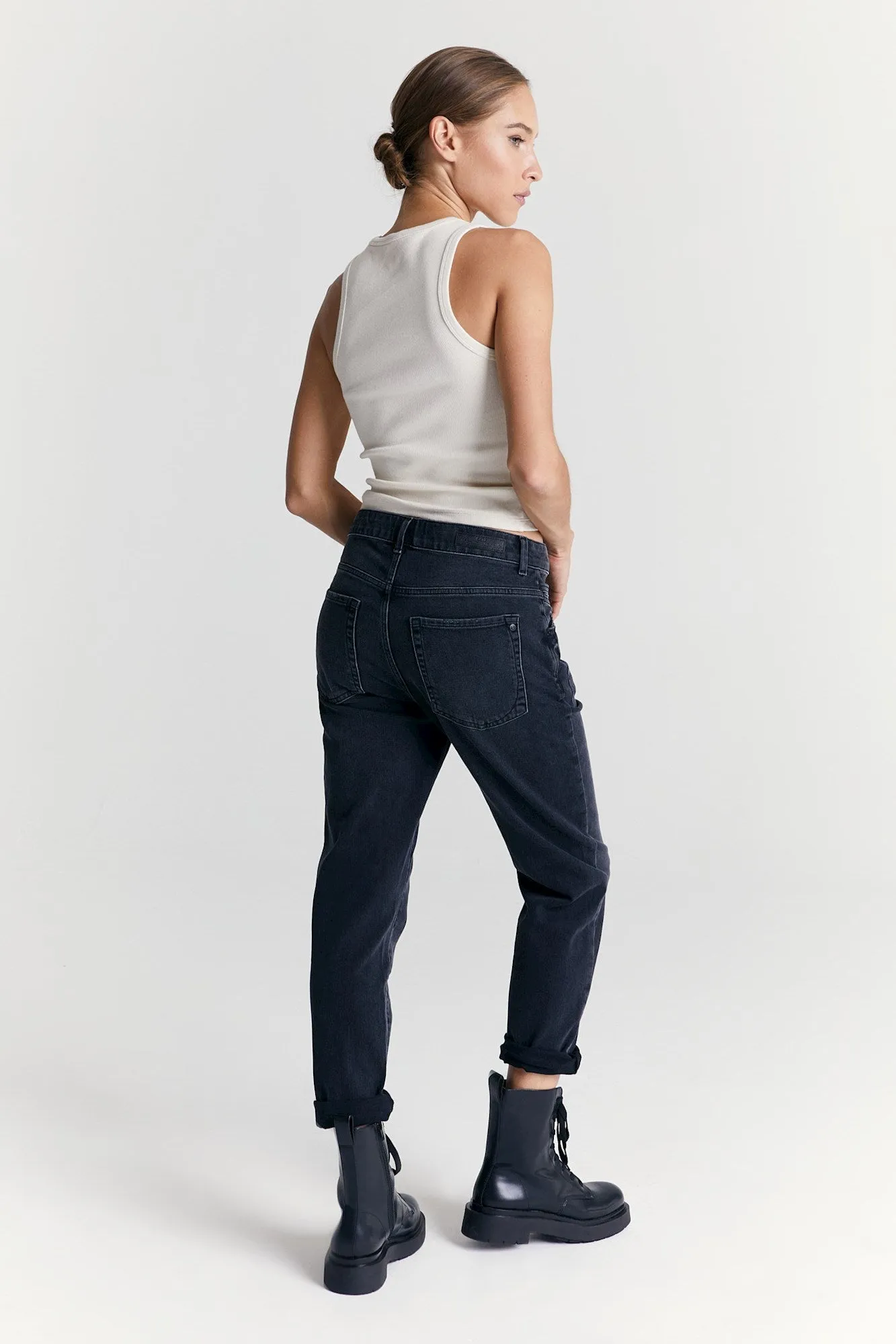 Victoria Mid Waist 5 Pocket Jeans Black VT