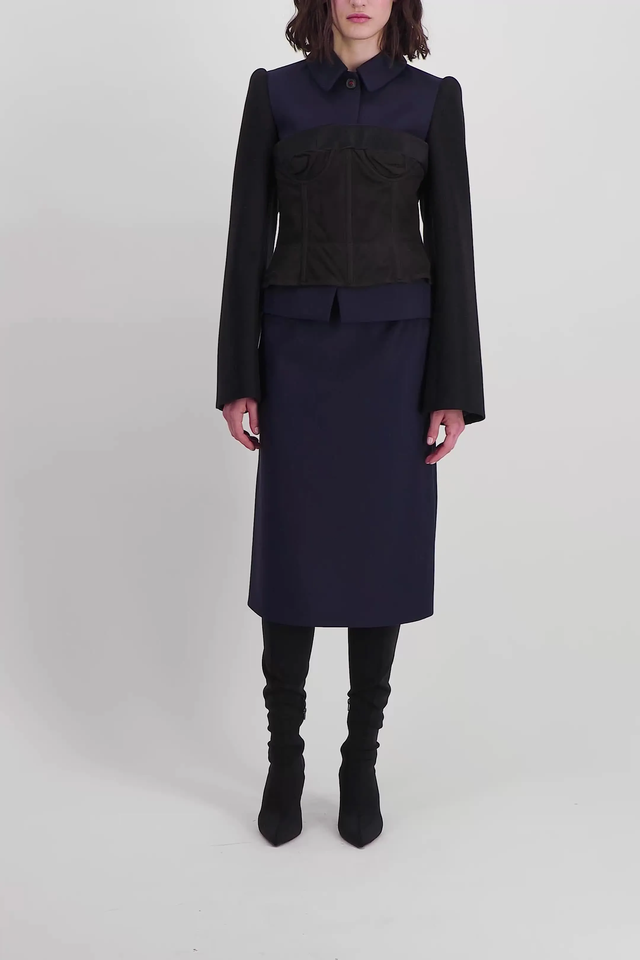 Wide sleeve bi-coloured fitted jacket