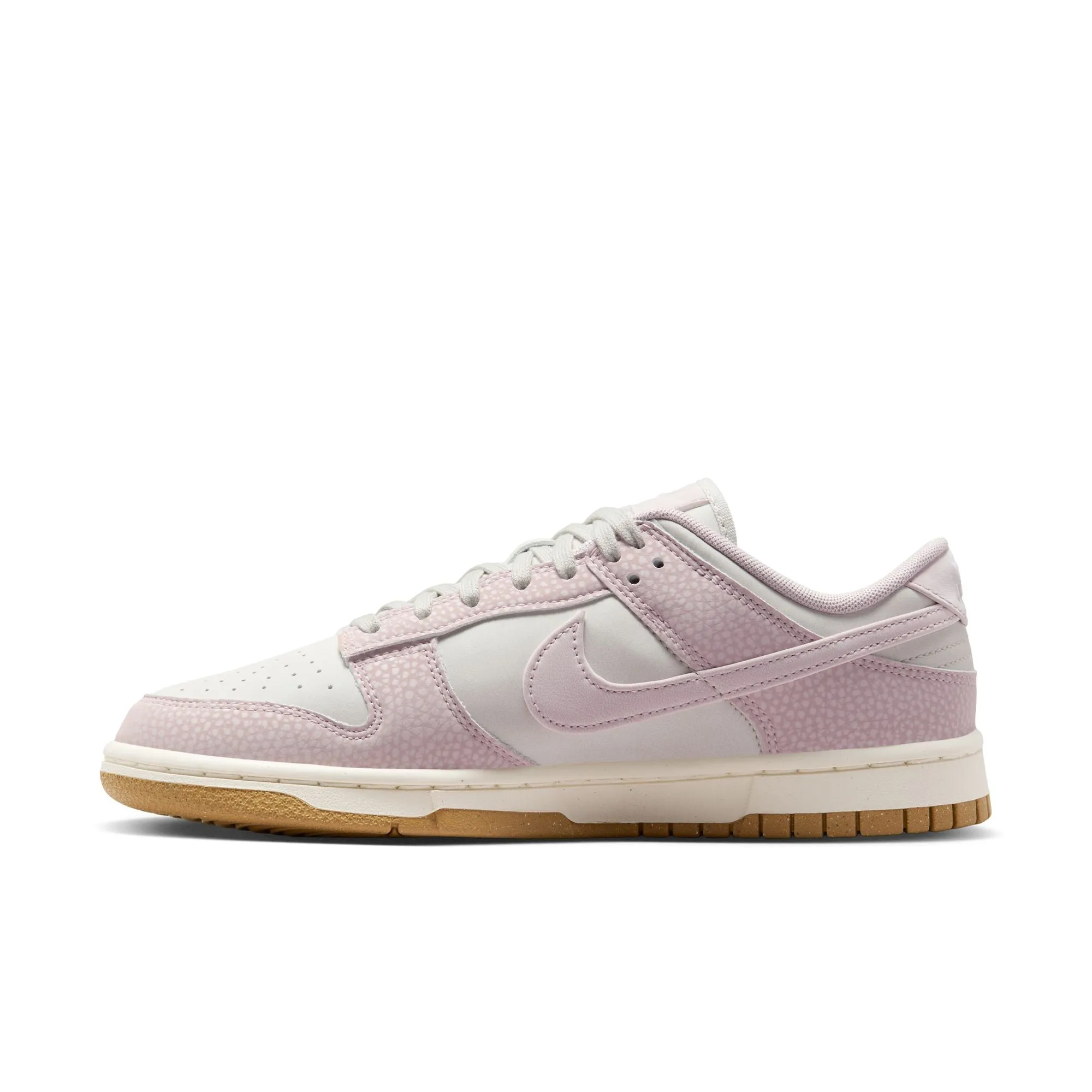 WMNS Nike Dunk Low PRM NN