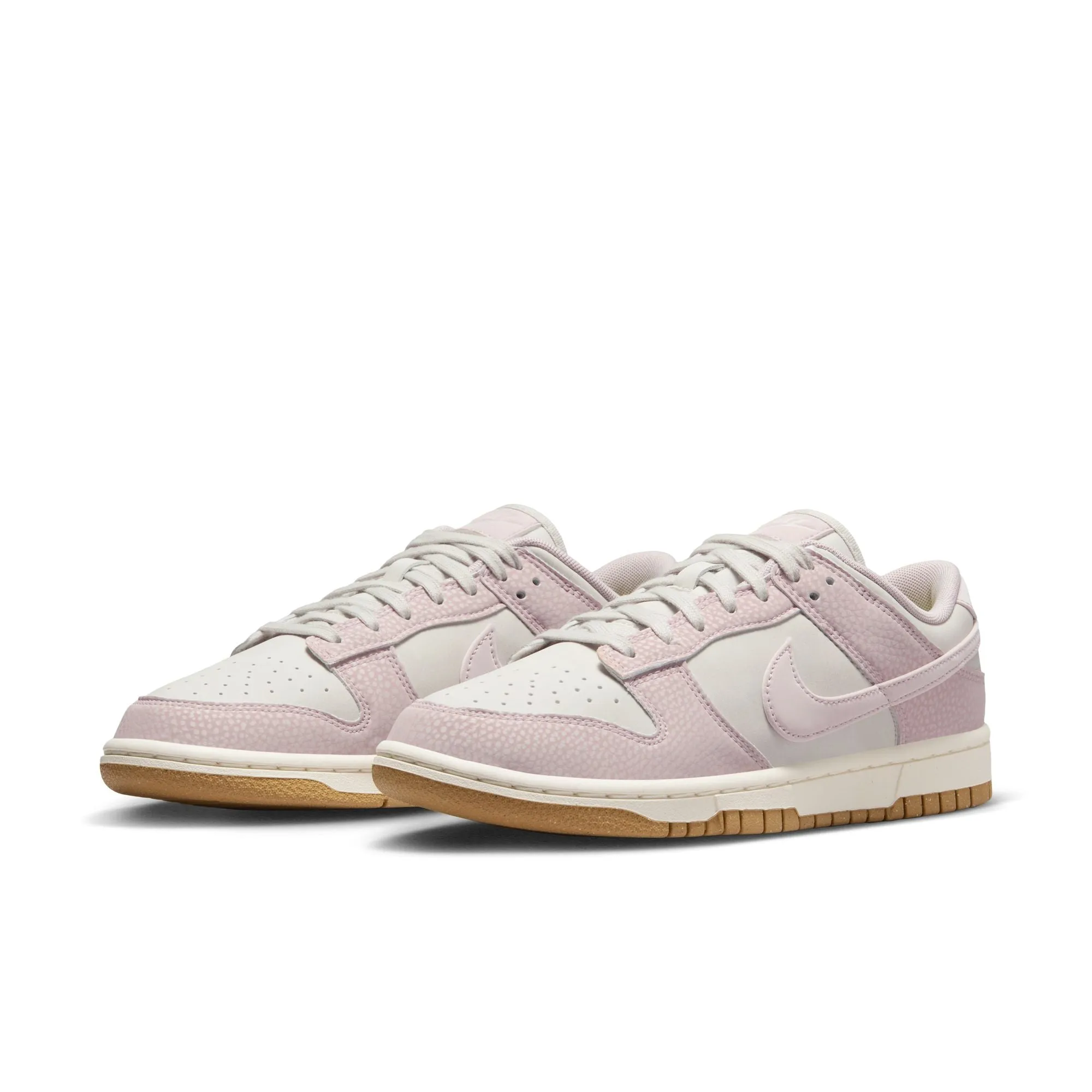 WMNS Nike Dunk Low PRM NN