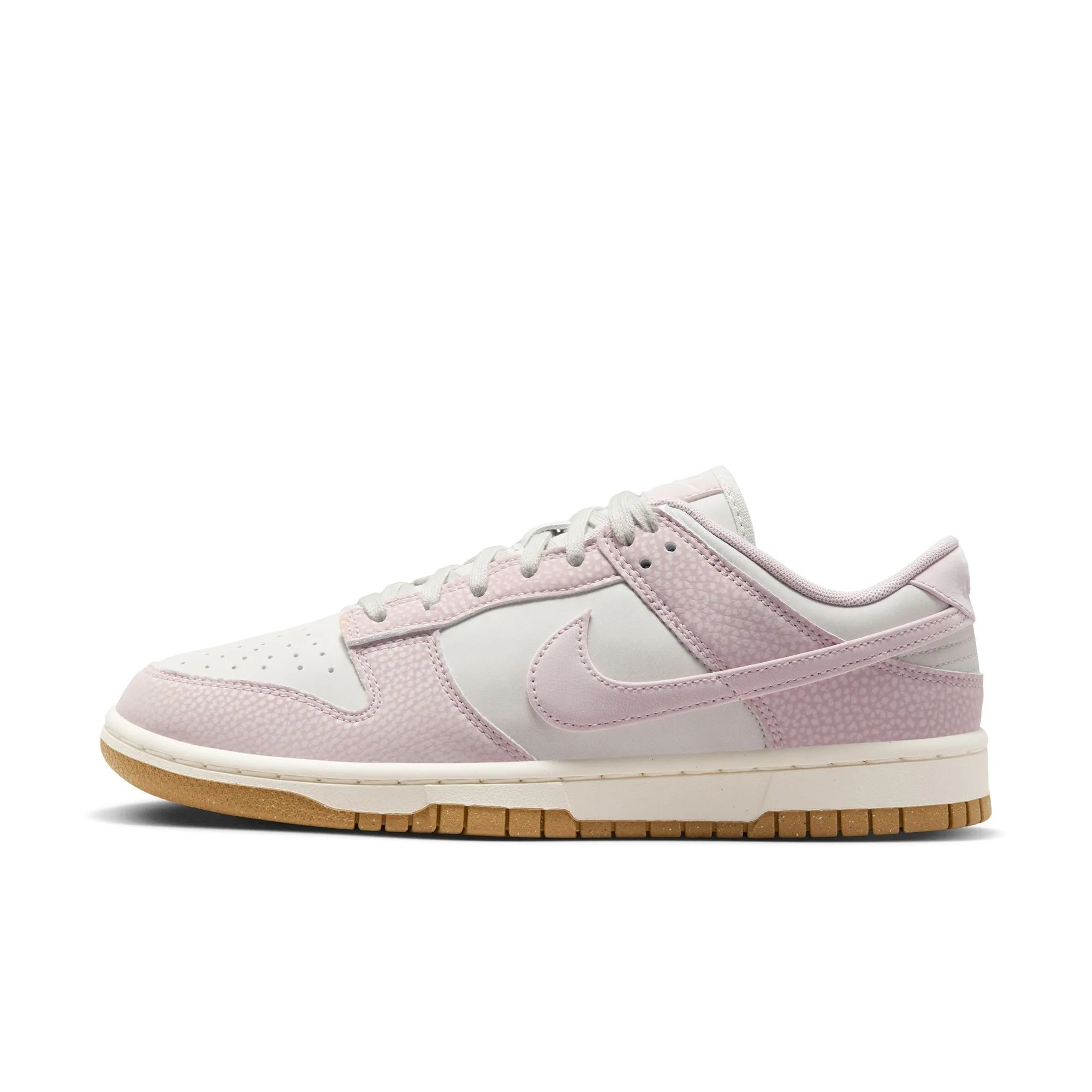 WMNS Nike Dunk Low PRM NN