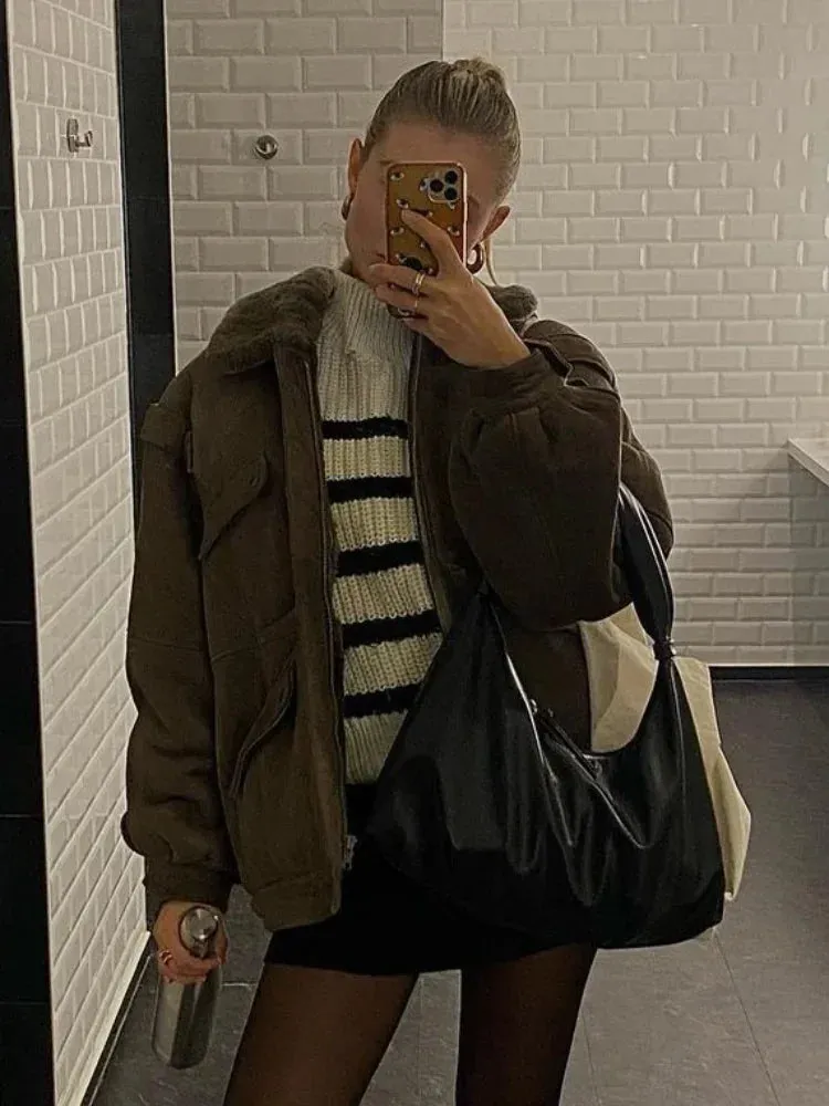 Women Contrasting Striped Long Sleeved Knitted Pullover Elegant High Collar Sweater