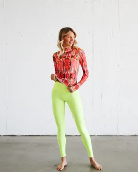WOMEN'S PULLOVER RASH GUARD - VOLCANO