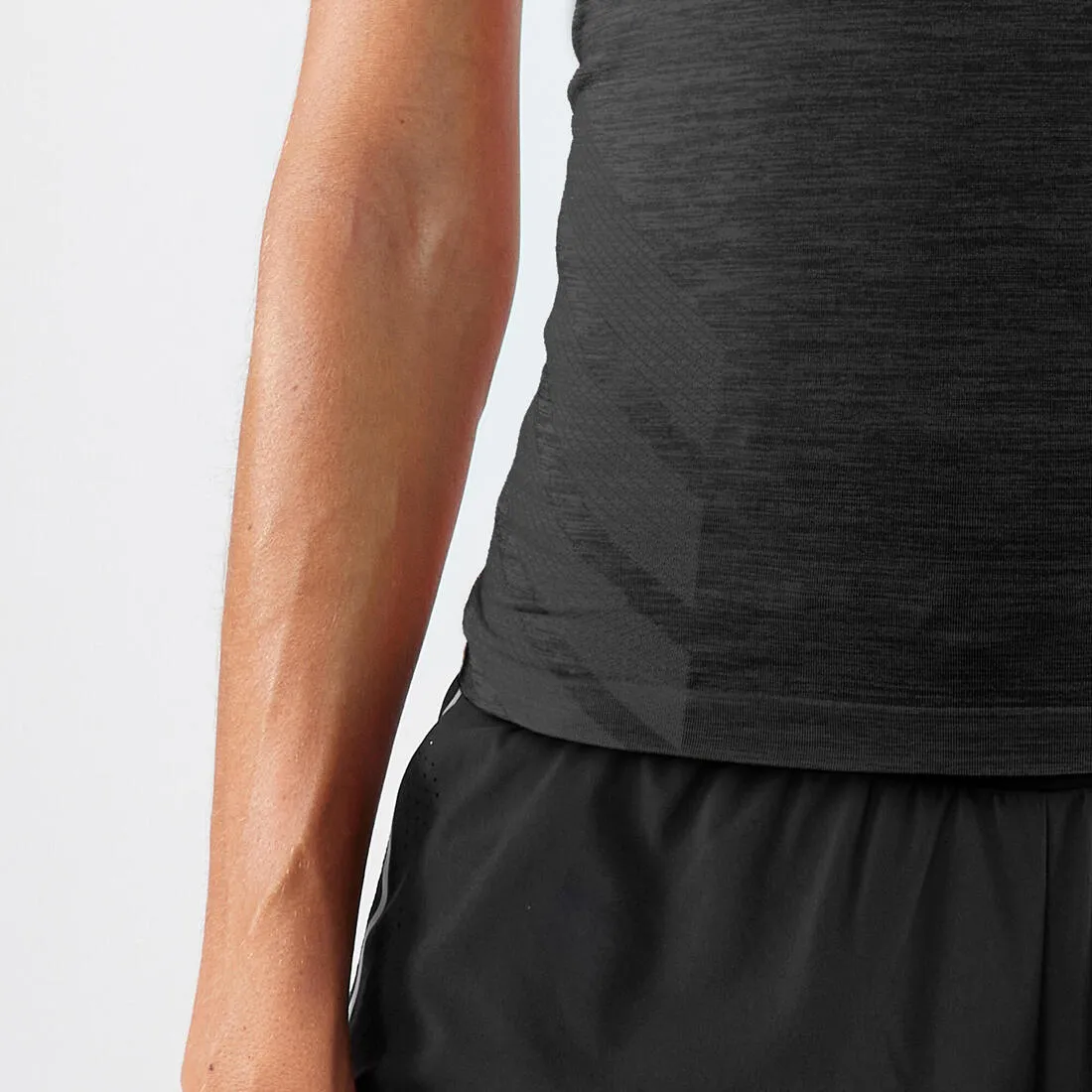 Women's Seamless Running&Trail Running T-Shirt-KIPRUN Run 500 Comfort slim
